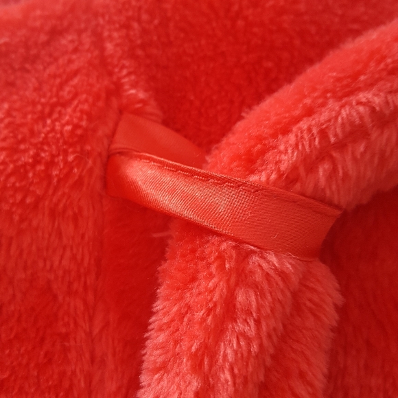 NWT Victoria's Secret Red Plush Cozy Short Robe Sz XS/S - Picture 7 of 11